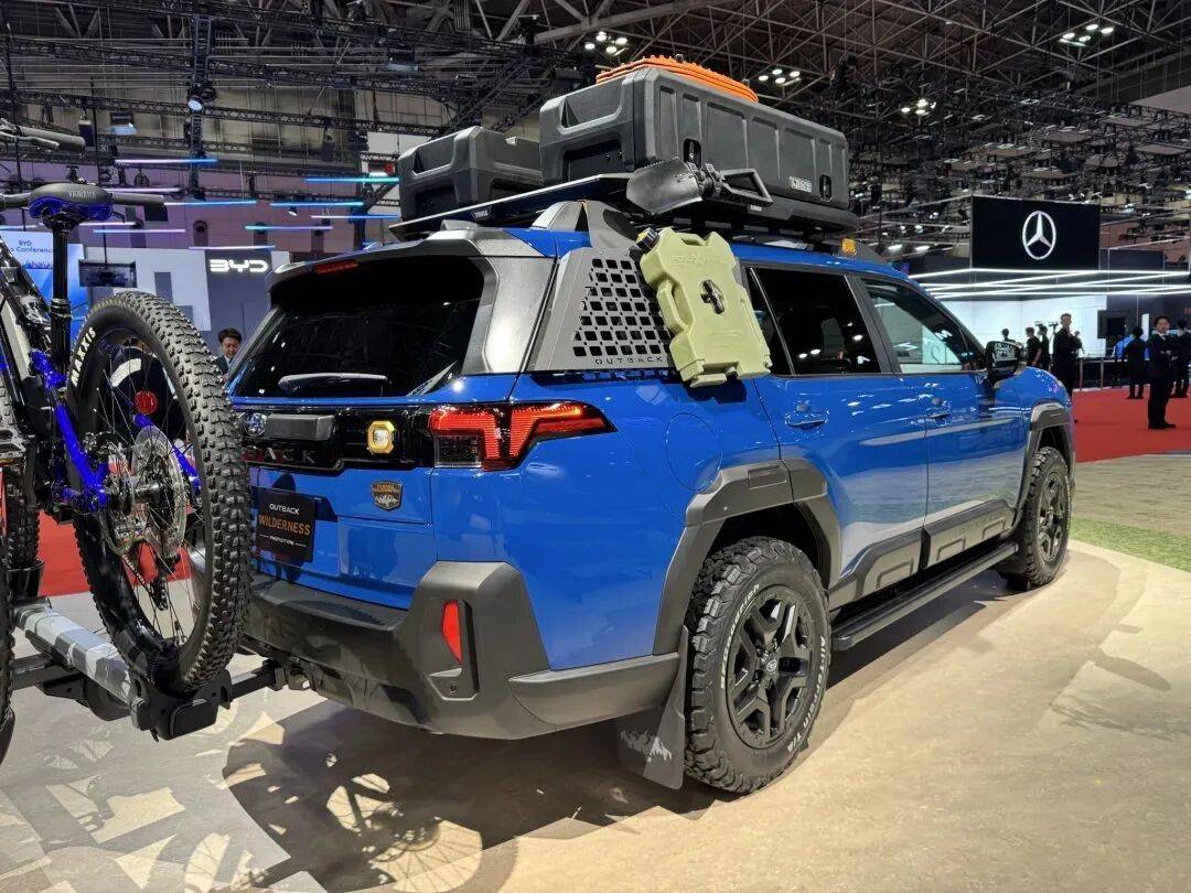 斯巴魯全新STI概念車亮相車展,電動+燃油,久違了!