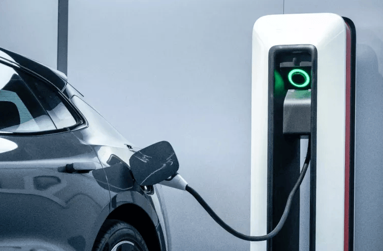 帶貨的老羅稱:買車不買電池更劃算,然后每月花費899租電池