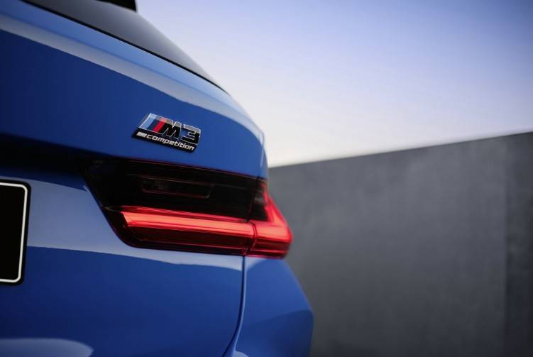 一臺能帶你和賽道去旅行的車,是什么模樣?