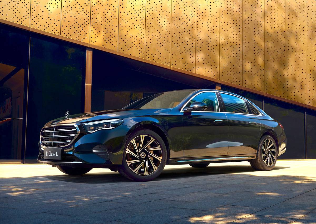42.99萬(wàn)元起,2026款奔馳E級(jí)上市!新增經(jīng)典版,拉低入門價(jià)