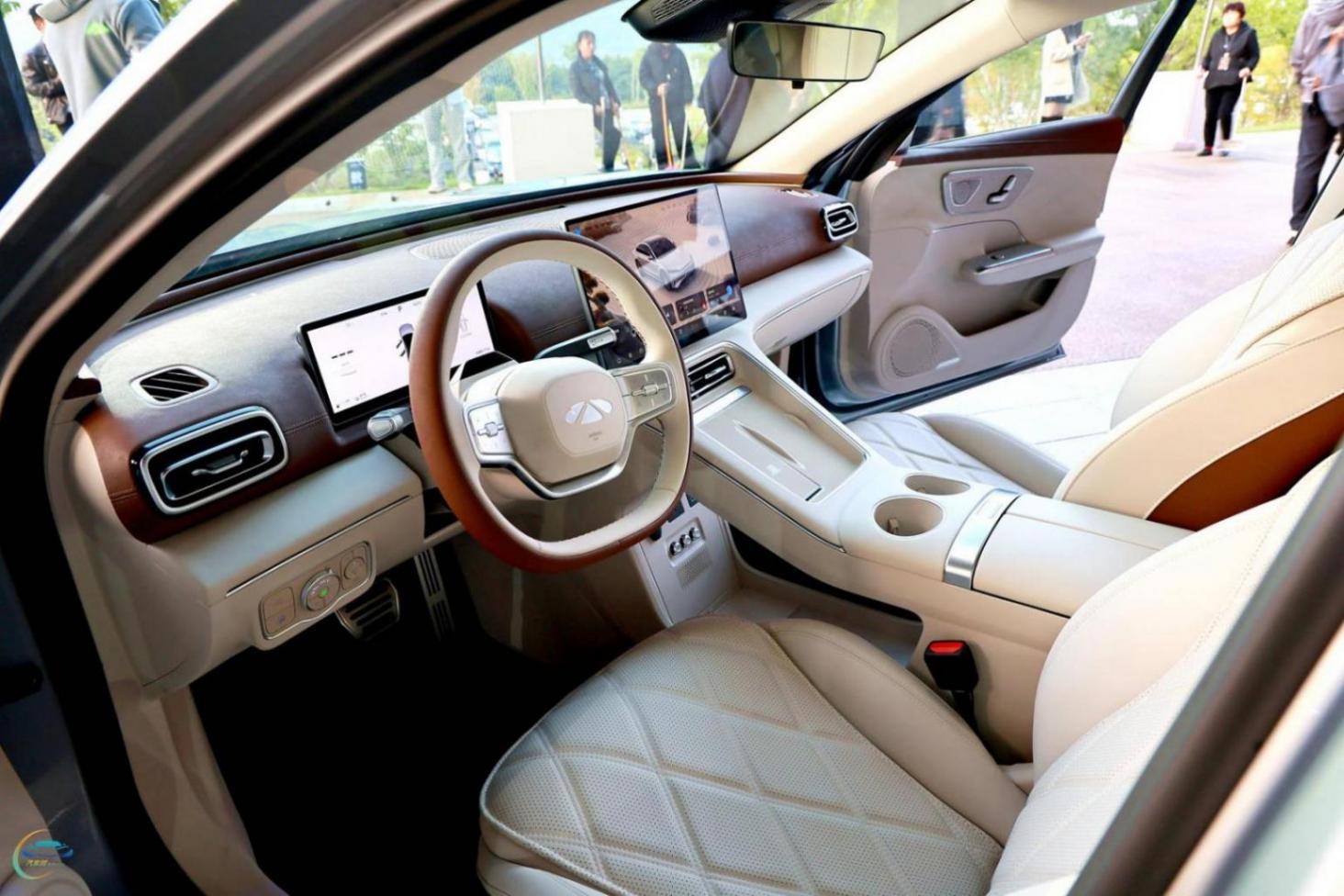 真C級再“進化” 風云A9L萬輛之上現“光輝”