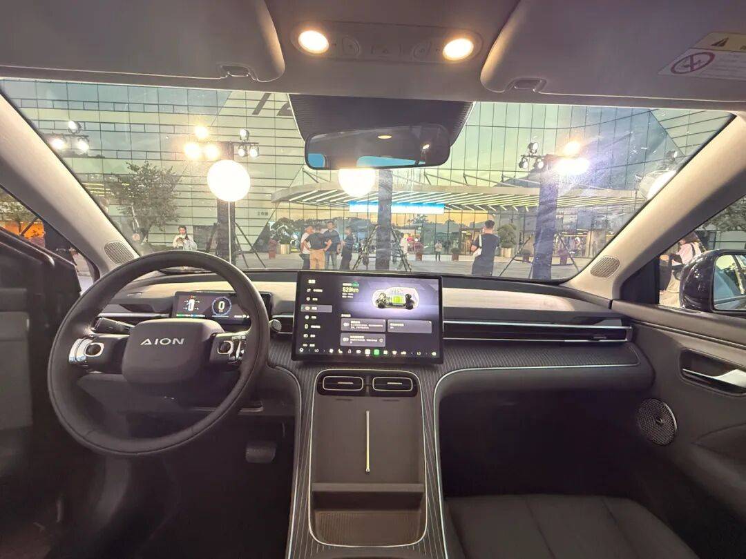 限時10.48萬元起,AION i60上市:星源增程+寬敞大五座