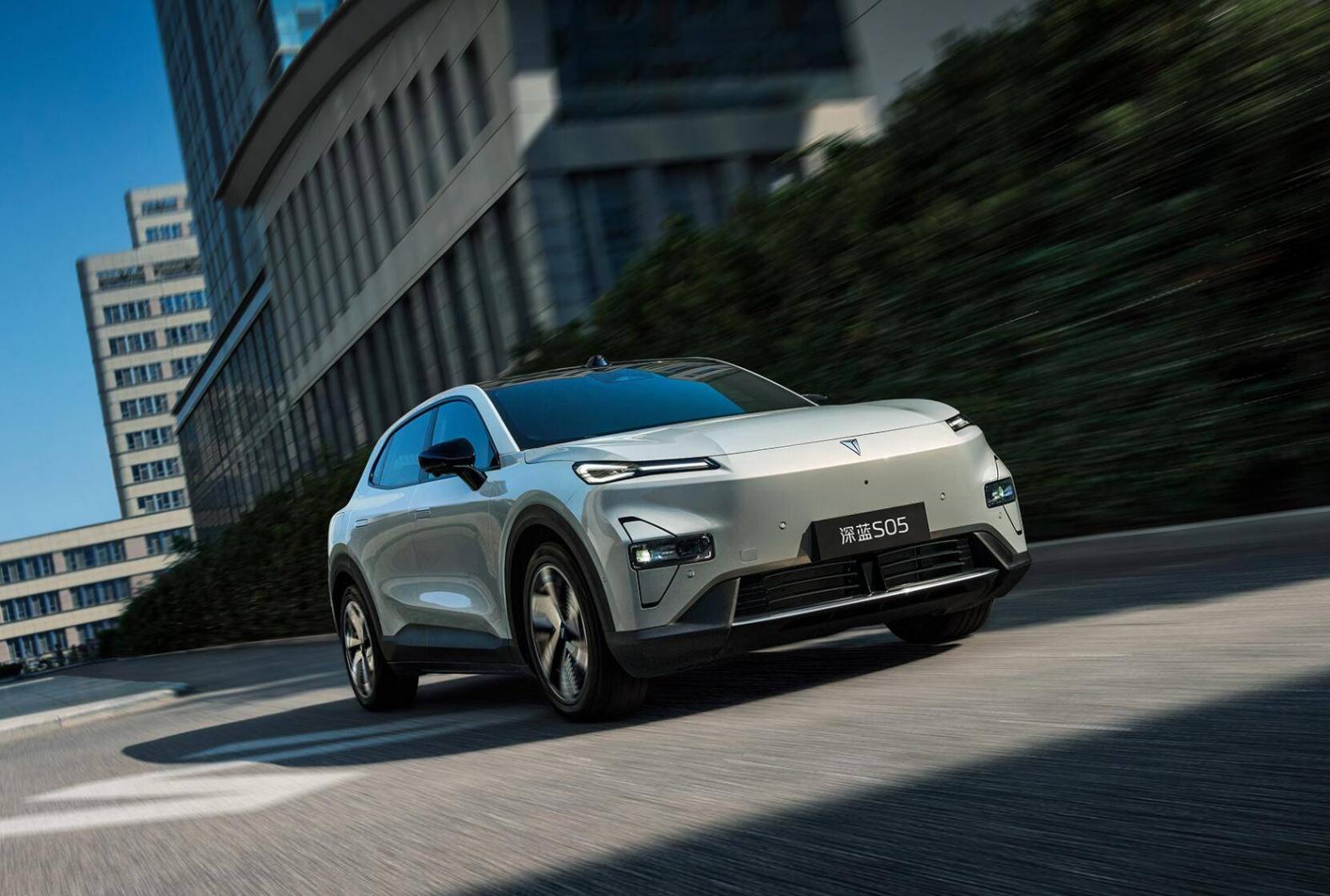 純電SUV賣(mài)爆了?10月銷(xiāo)量榜出爐 9款銷(xiāo)量過(guò)萬(wàn) 特斯拉Model Y丟冠