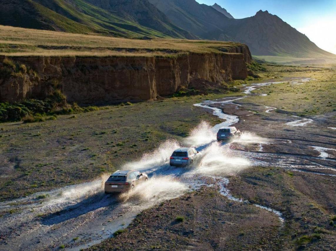 拒絕快消品邏輯!奧迪Q7用硬核實力,書寫116年造車專家答卷