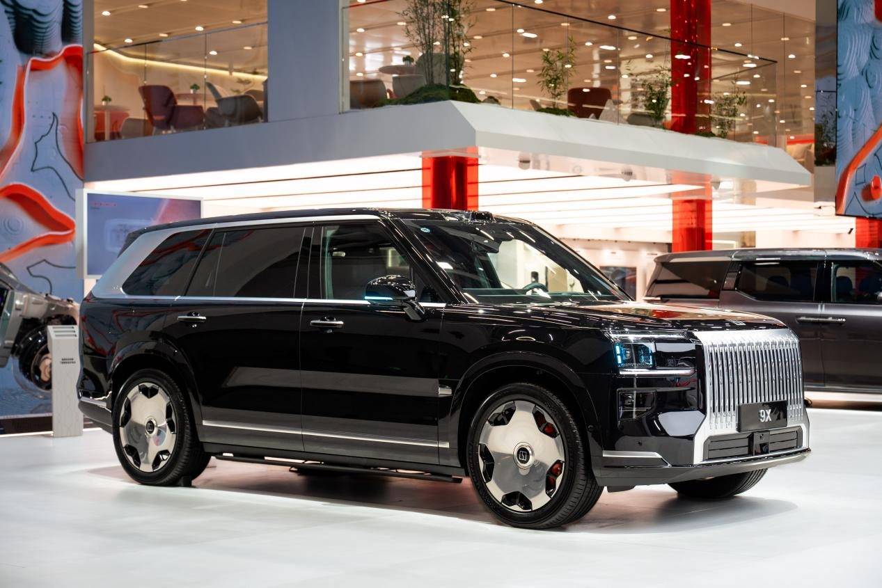 現(xiàn)象級(jí)爆款!極氪9X與009登錄廣州車展,組成豪華9系雙旗艦