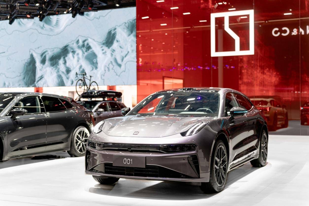 現(xiàn)象級(jí)爆款!極氪9X與009登錄廣州車展,組成豪華9系雙旗艦