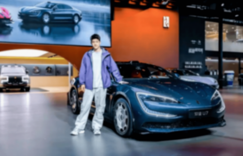 比亞迪仰望加持了全球最牛叉的新能源汽車技術(shù),分布式驅(qū)動(dòng)系統(tǒng)易四方,全主動(dòng)車身控制系統(tǒng)云輦-X