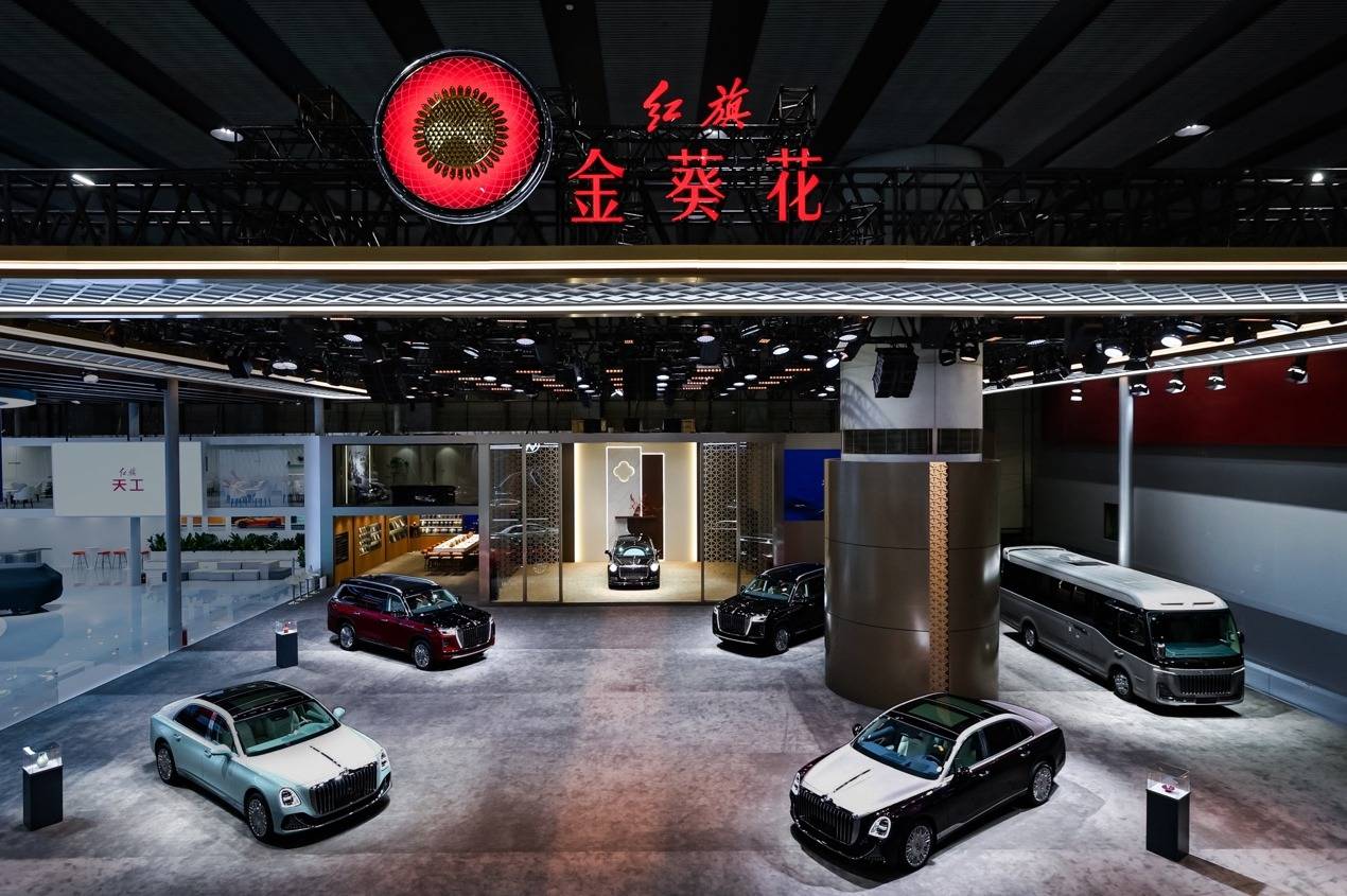 三子同輝定義中式豪華新范式,紅旗開啟分層進階新征程