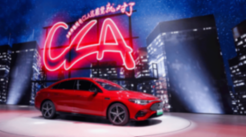 百年星徽向新行,奔馳廣州車展的經典與創新之約