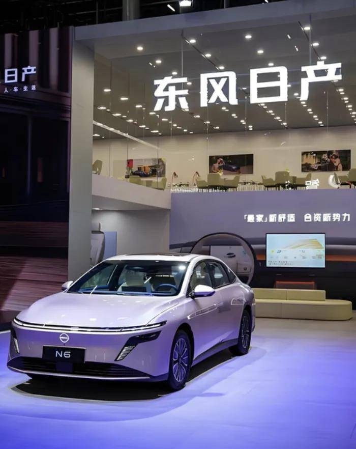 看了東風日產N6 王傳福表情都凝重了