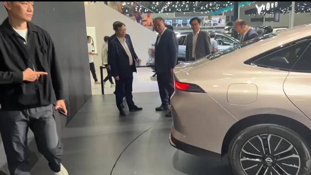 看了東風日產N6 王傳福表情都凝重了