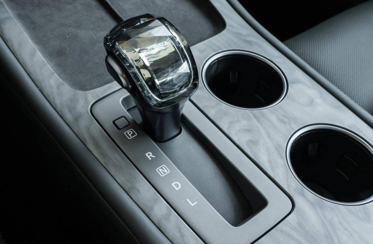 2026款天籟怎么樣?鴻蒙座艙和天籟油車匹配嗎?大沙發也有缺點?