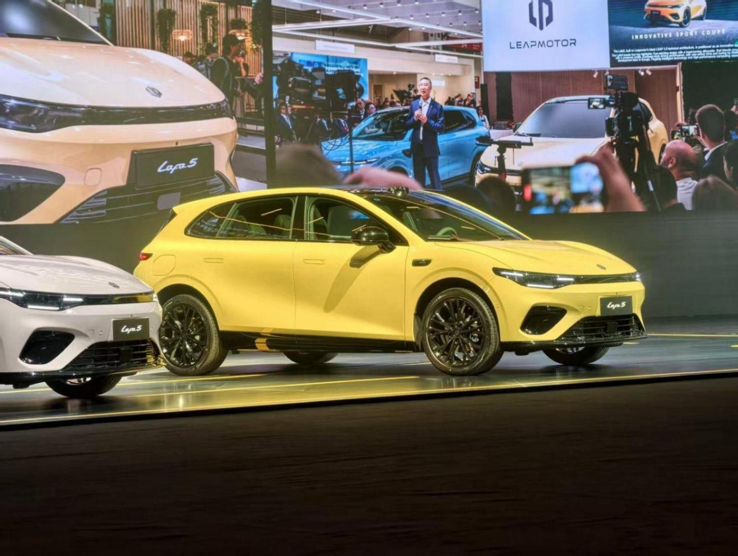 限時9.28萬起,零跑Lafa5正式上市,新勢力的兩廂純電轎跑來了!