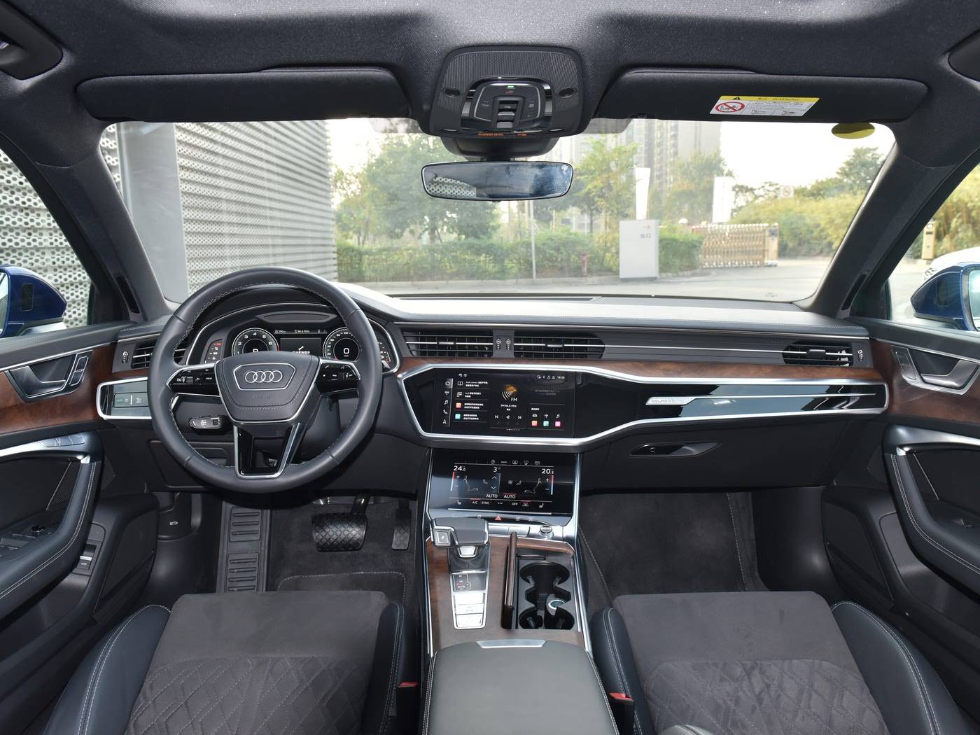 奧迪A6L拋出重磅優惠,部分車型綜合讓利直達20.18萬,入門款裸車價跌破30萬大關