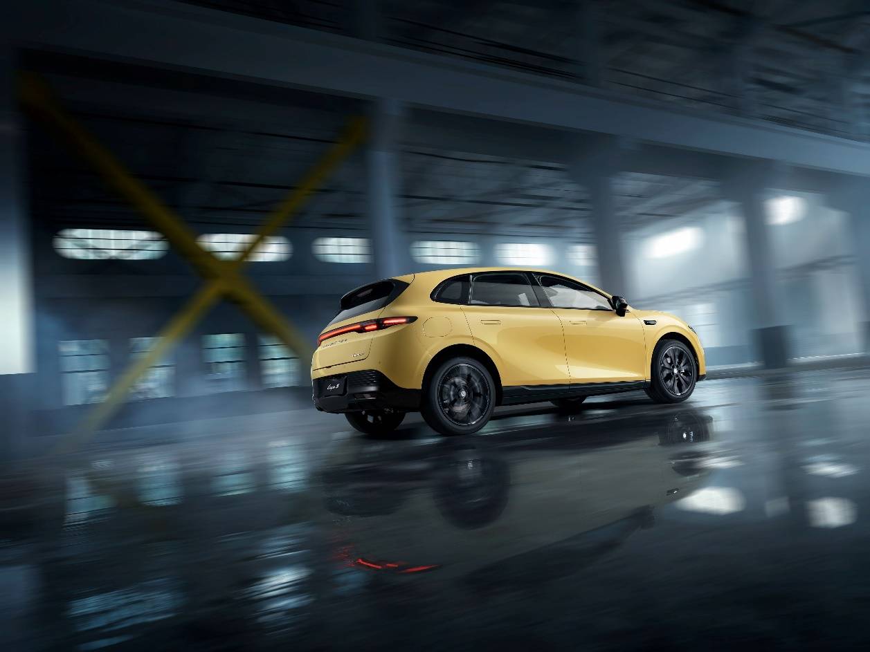 零跑Lafa5限時(shí)驚喜價(jià)9.28-11.68萬 填補(bǔ)10萬級純電運(yùn)動(dòng)轎跑市場空白