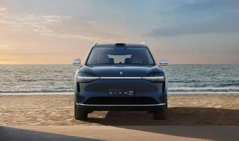 問界M9頻繁“被對標”背后:以技術(shù)范式革命,定義新豪華汽車標桿