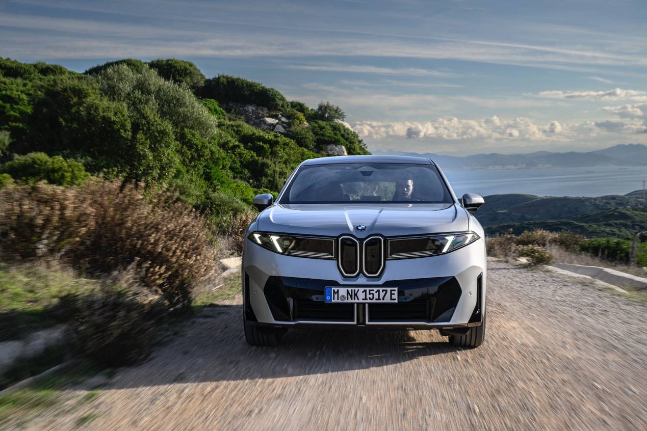 新世代BMW iX3:給“駕駛樂(lè)趣”寫(xiě)好代碼