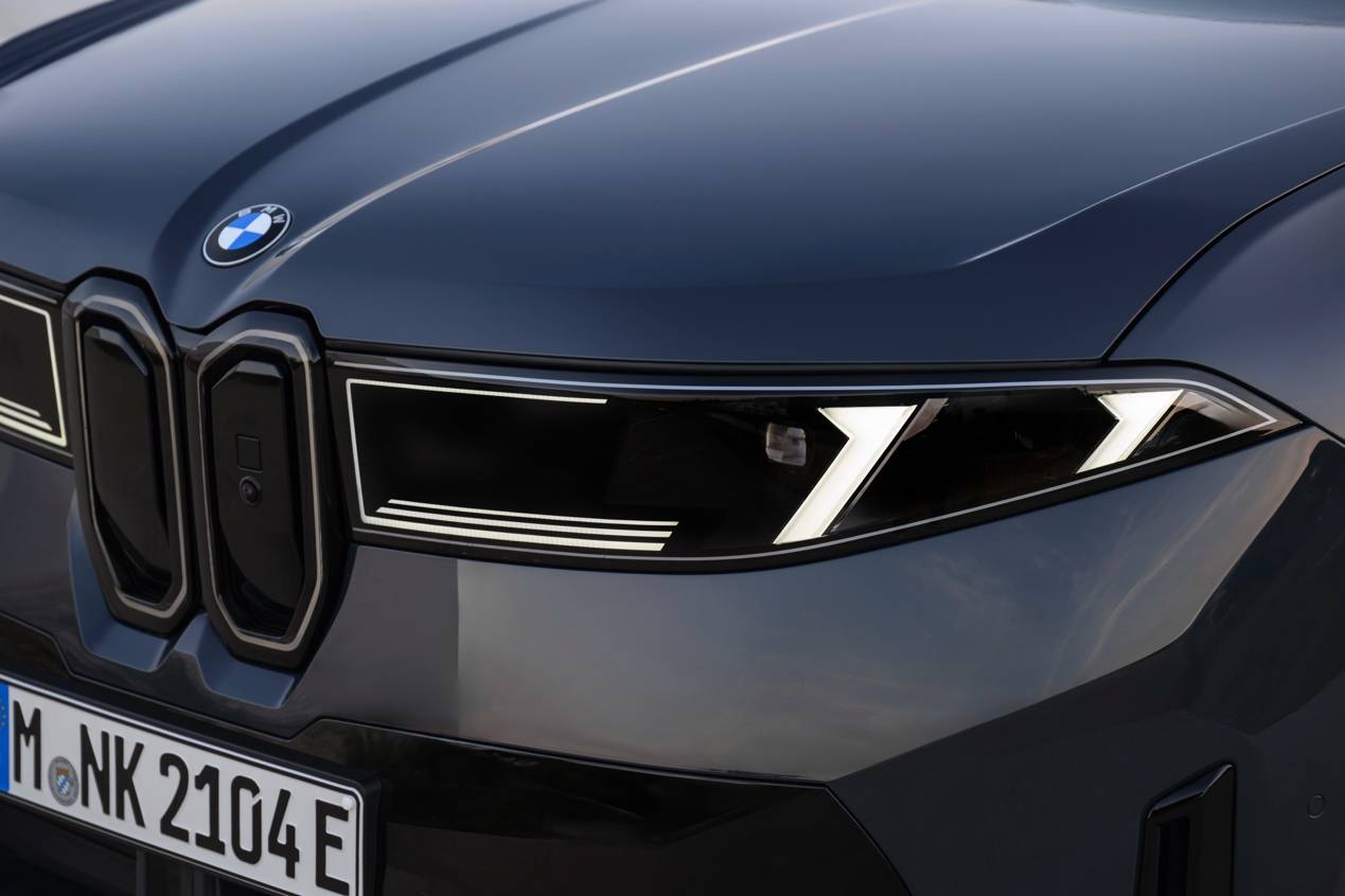 新世代BMW iX3:給“駕駛樂(lè)趣”寫(xiě)好代碼