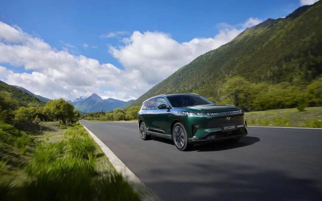 告別“小板凳”第三排!體驗2026款eπ008:座座皆C位