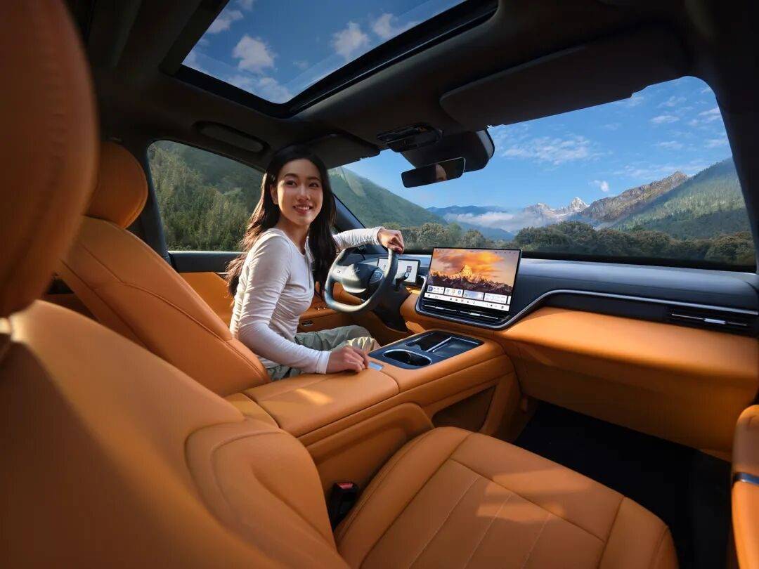 告別“小板凳”第三排!體驗2026款eπ008:座座皆C位