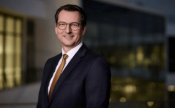 兩大汽車巨頭同日換帥,一家空降,一家內(nèi)部提升