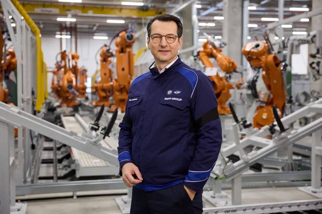 兩大汽車巨頭同日換帥,一家空降,一家內(nèi)部提升