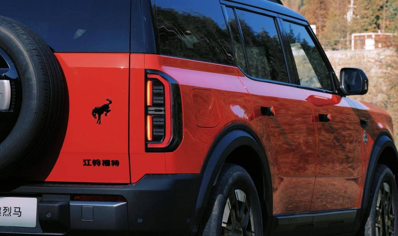 福特烈馬智趣版怎么樣?1.5T增程,22萬的烈馬能越野嗎?