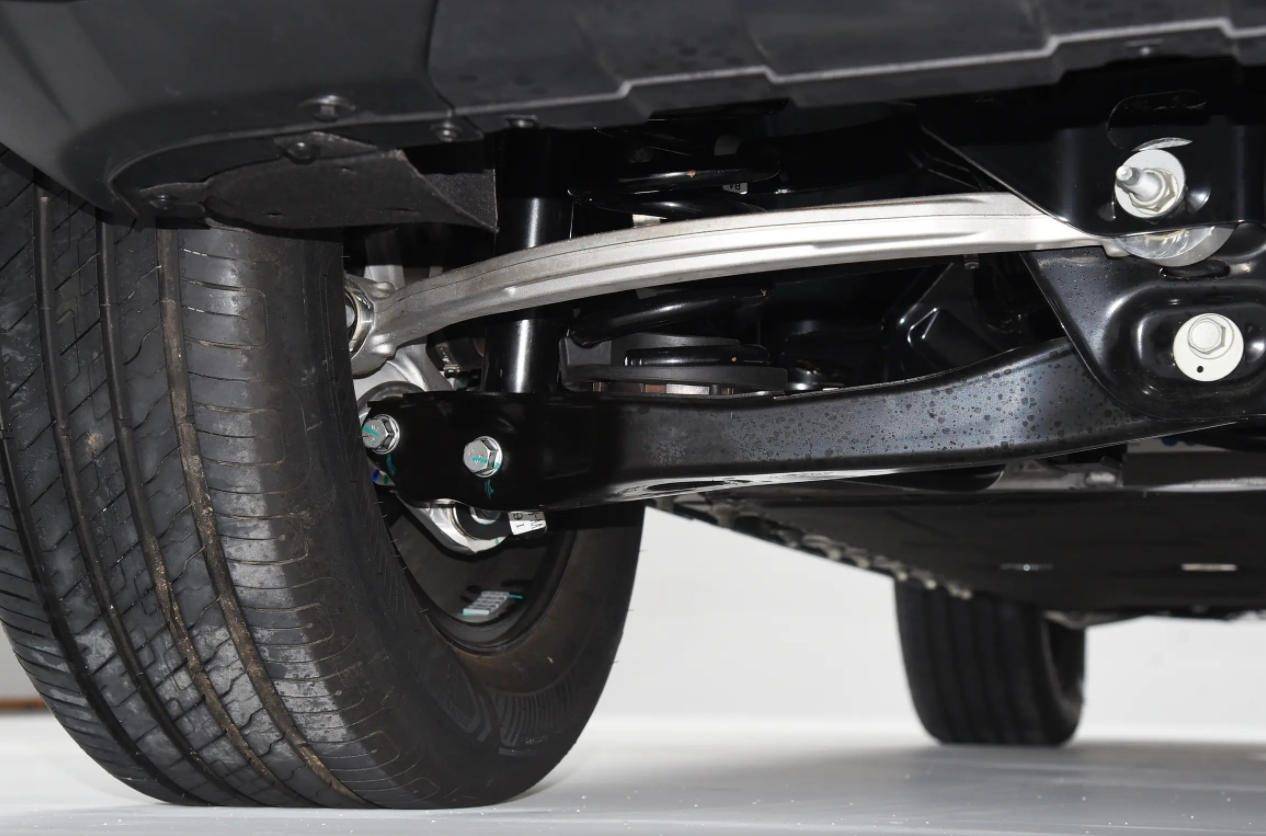 福特烈馬智趣版怎么樣?1.5T增程,22萬的烈馬能越野嗎?