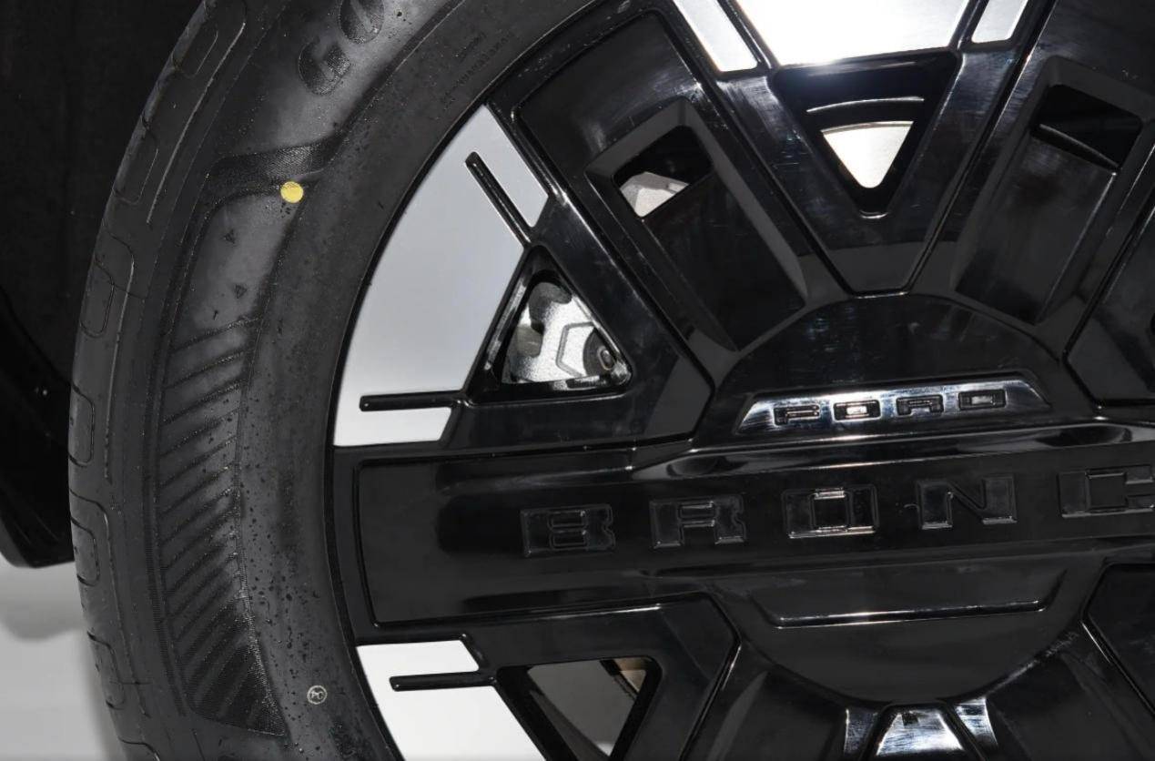 福特烈馬智趣版怎么樣?1.5T增程,22萬的烈馬能越野嗎?