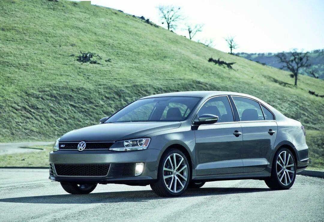 這才是披著羊皮的狼,2013款一汽大眾速騰GLI跑賽道是什么感覺?