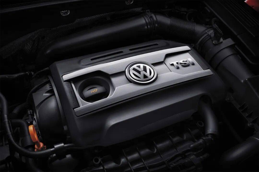 這才是披著羊皮的狼,2013款一汽大眾速騰GLI跑賽道是什么感覺?