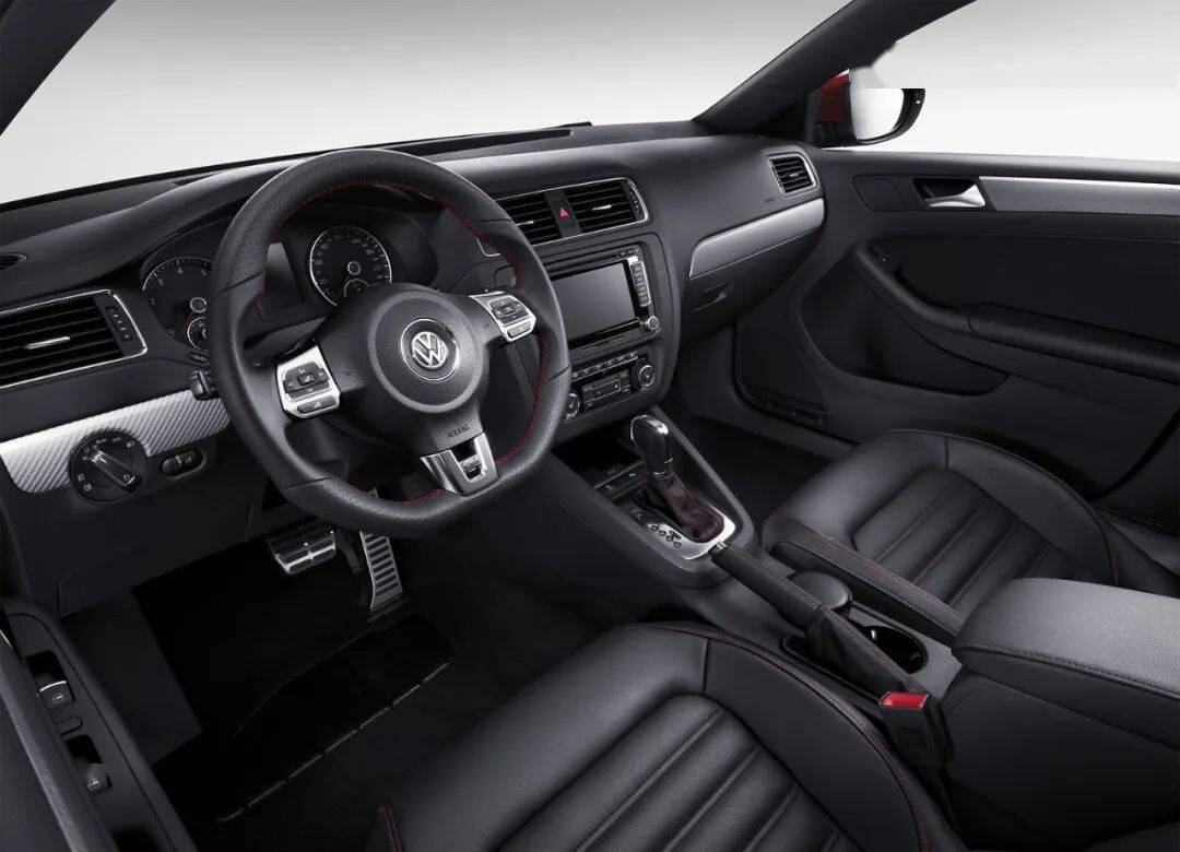 這才是披著羊皮的狼,2013款一汽大眾速騰GLI跑賽道是什么感覺?